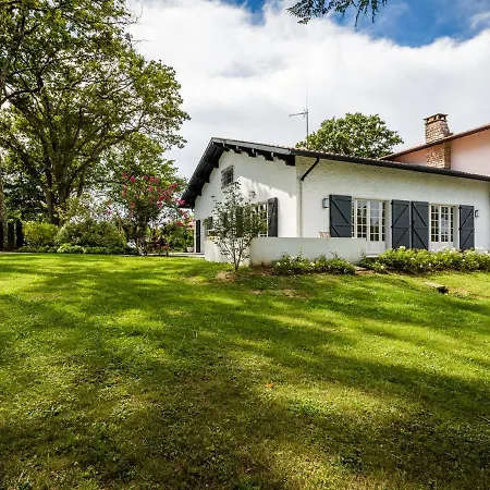 Sleeps 14 Pool Wifi Arbonne
